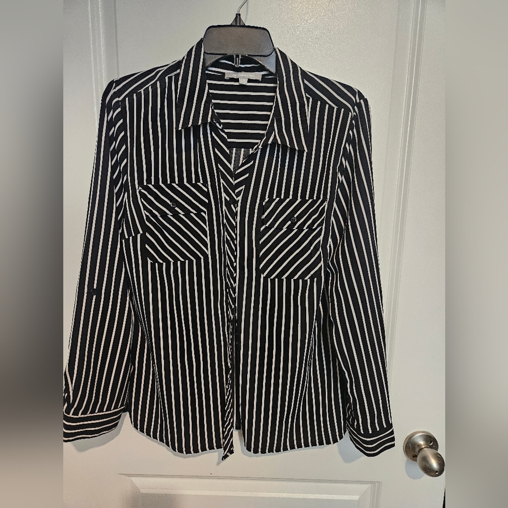 NY Collection button up black and white top size M
